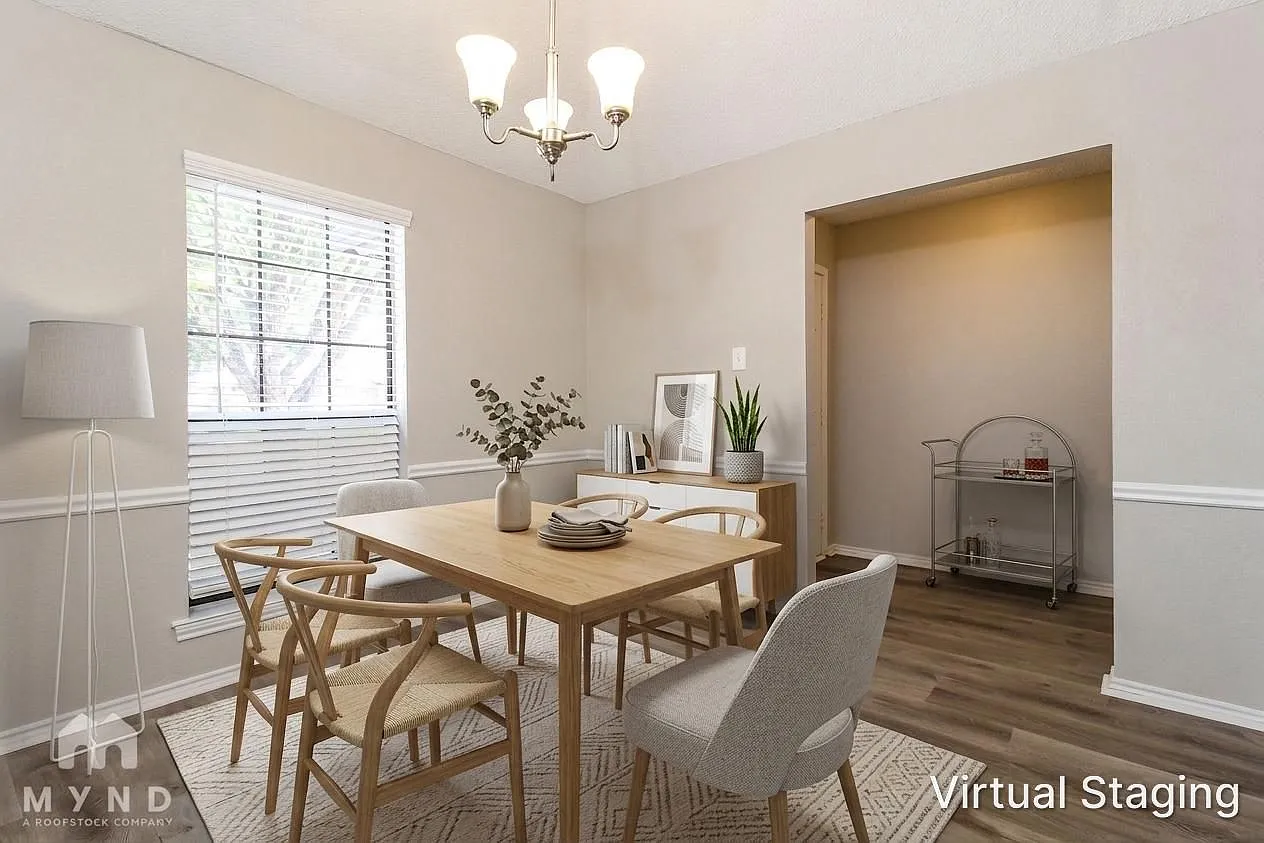 3 bed, 2.0 bath, 1400 sqft, $2,075 — Photo 3