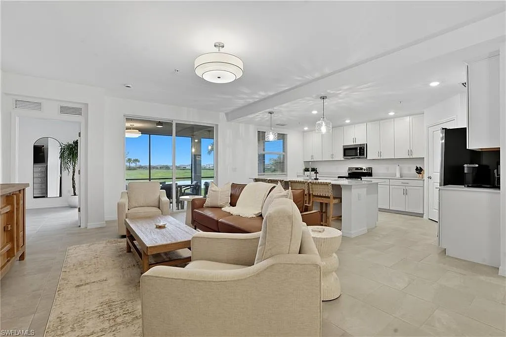 3 bed, 2.0 bath, 1741 sqft, $6,250 — Photo 2