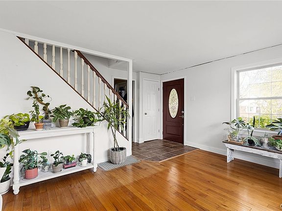 3rd image of 1365 Cosgrove St