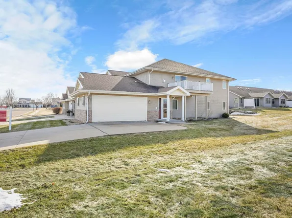 190 Valley Dr, Lodi, WI 53555