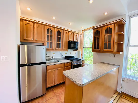 Rented by Mae Equities | media 15