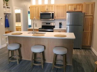 660 W 5th St, Garner, IA 50438