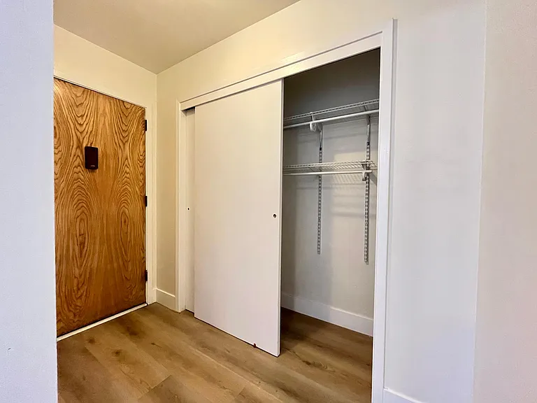 31 1st Ave #4 — Photo 3