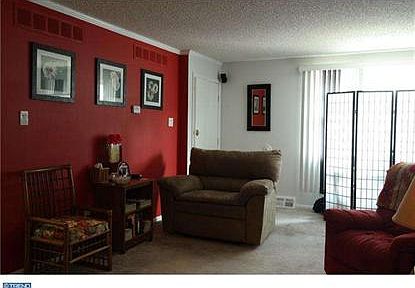 Livingroom was painted red