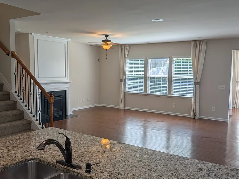 2428 Averon Dr — Photo 39
