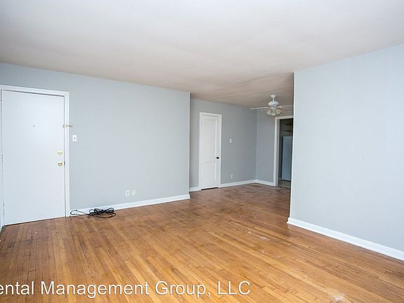 3rd image of 1919 McDuffie St APT 4