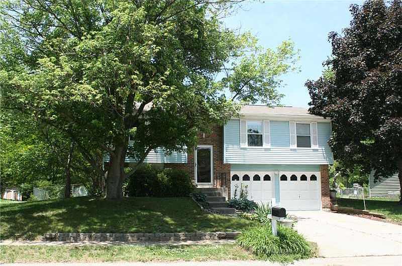 1st image of 4018 Hollow Creek Dr