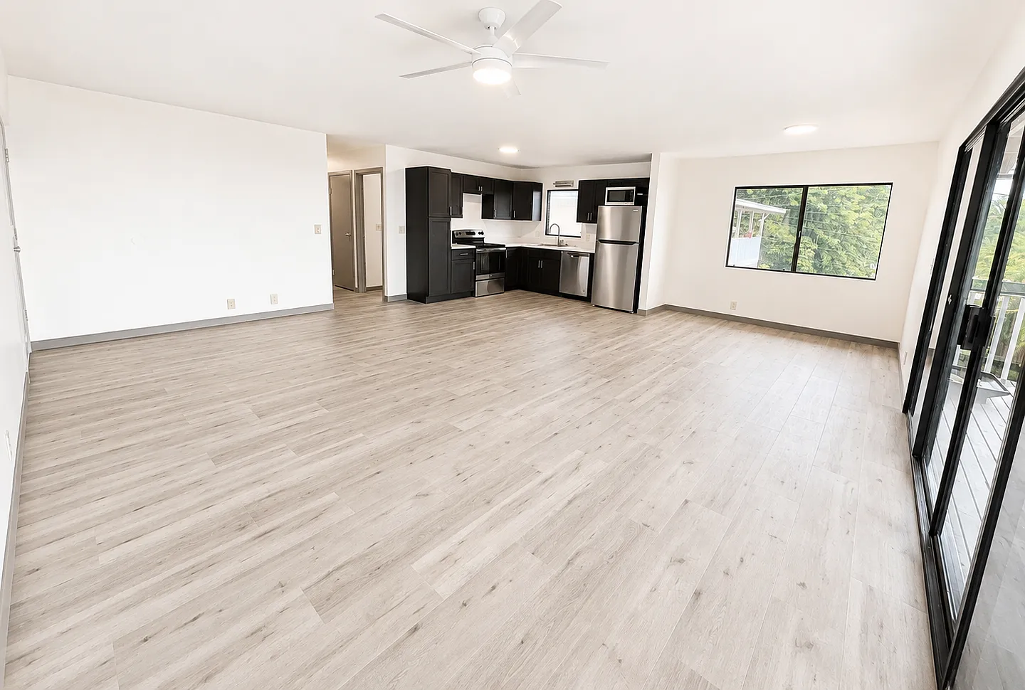 Unfurnished 3 Bed/2ba Private Home With Ocean View — Photo 1