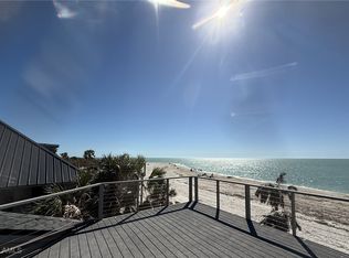 484 Gulf Bend Dr, Upper Captiva, FL 33924