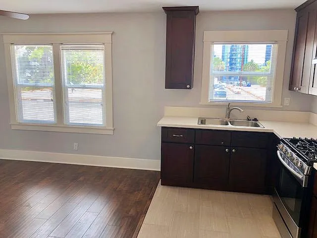 1333 1/2 N Edgemont St — Photo 12