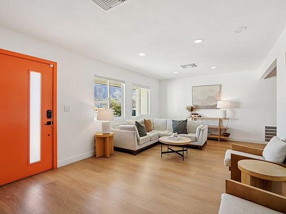 5th image of 386 W Rosa Parks Rd