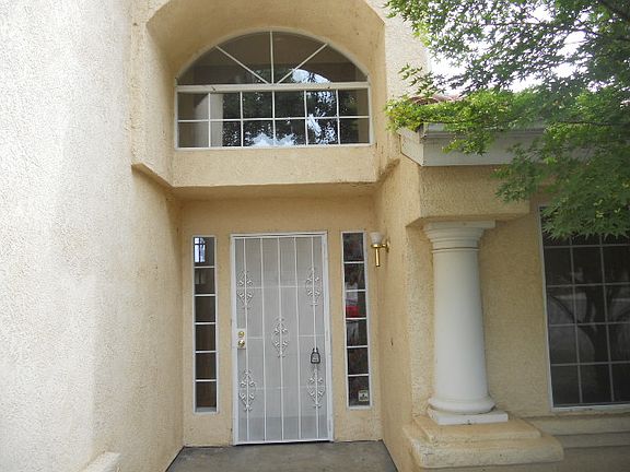 3rd image of 1775 E Cole Ave