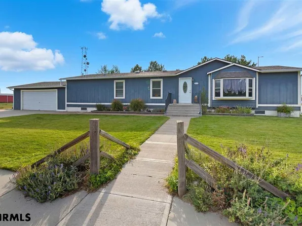 315 Jackson Ct, Morrill, NE 69358