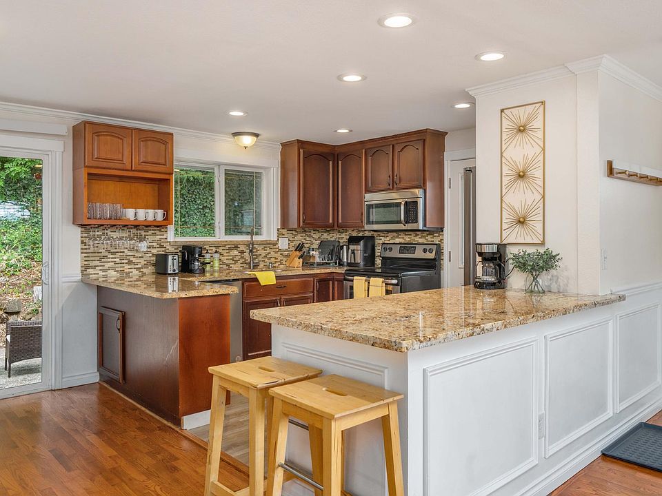 Kitchen and dinning area