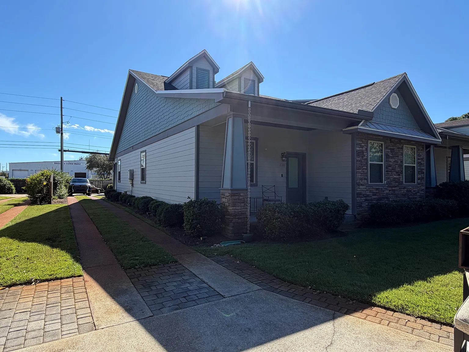 3 bed, 1703 sqft, $3,000 — Photo 2