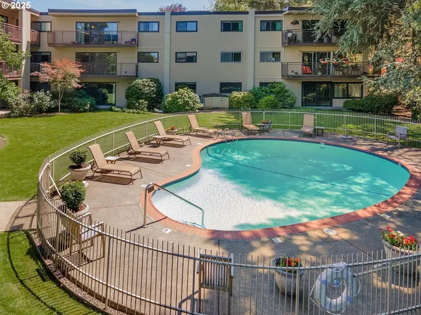 2393 SW Park Pl Unit 113, Portland, OR 97205