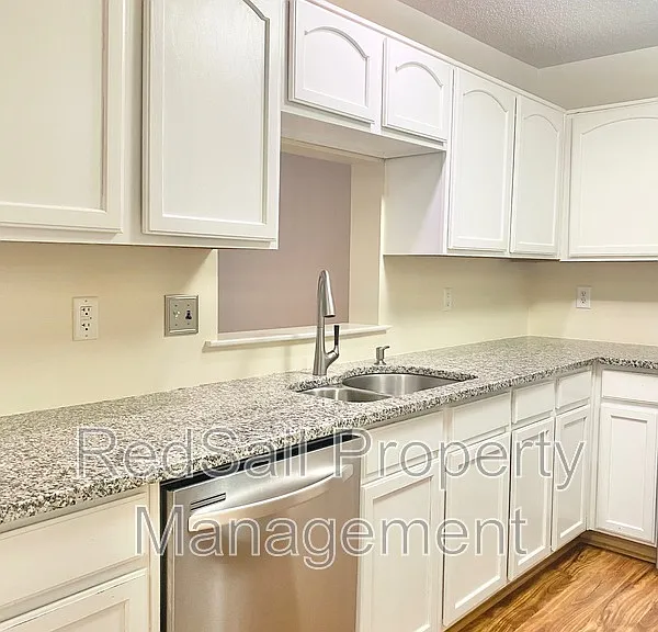 937 Allendale Dr — Photo 5