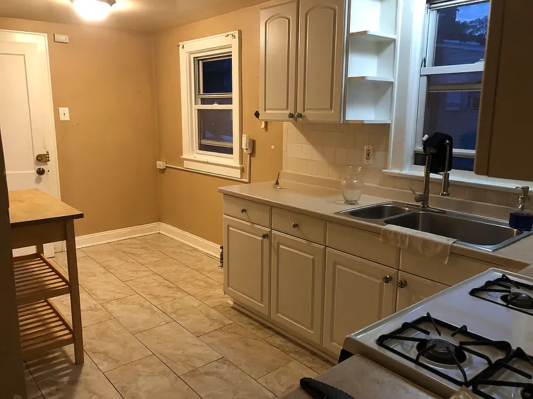 113 S 13th Ave #B — Photo 1