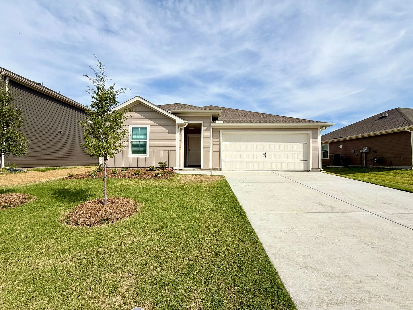 New Construction! Move-In Ready! Beautiful 4br Home With Study & Open Floor Plan — Photo 1
