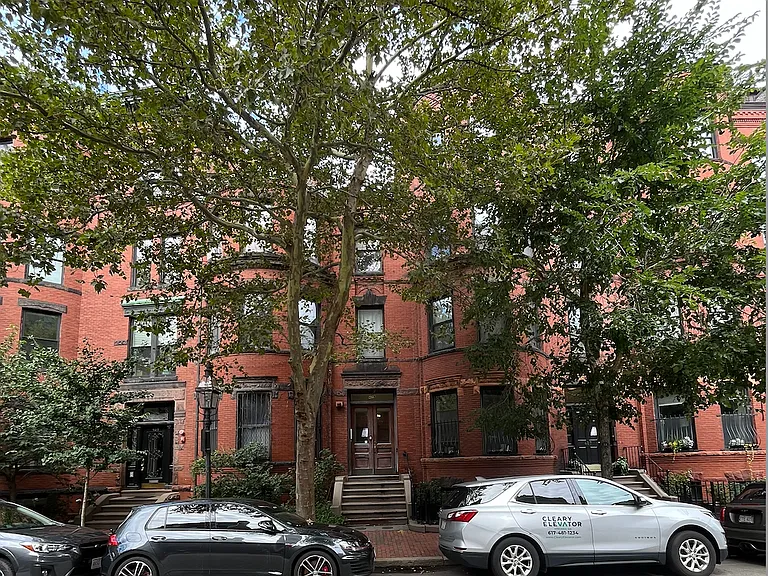 429 Marlborough St #3B — Photo 2