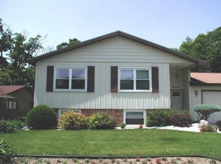 3005 29th St, Moline, IL 61265