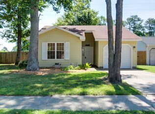 1516 Hummingbird Ln, Virginia Beach, VA 23454