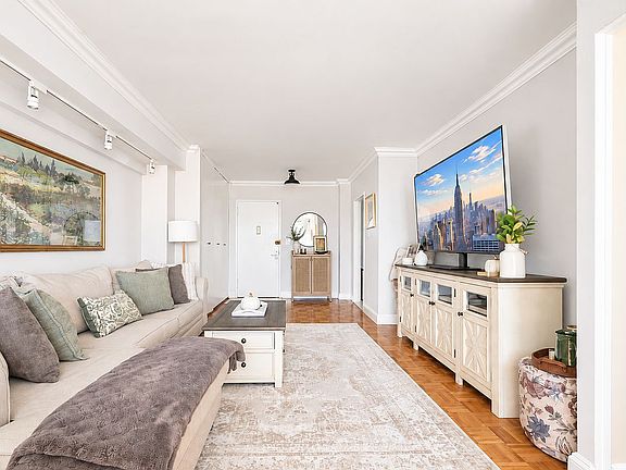 3rd image of 444 E 75th St APT 17E