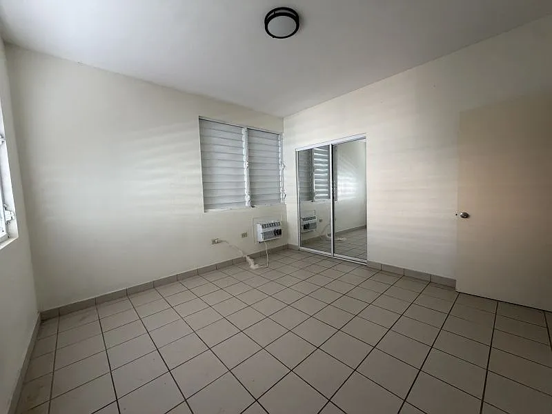 2 bed, 1.0 bath, 963 sqft, $1,600 — Photo 4