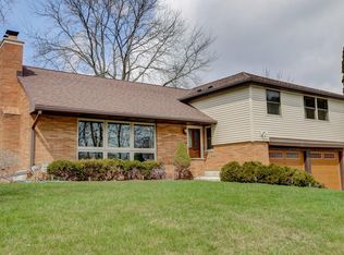 8975 N King Rd, Bayside, WI 53217