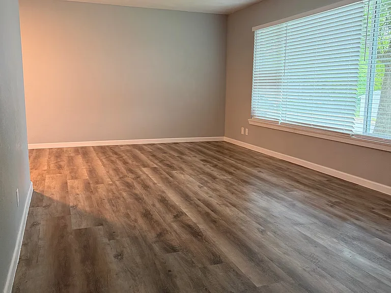 12 Pershing Dr — Photo 8