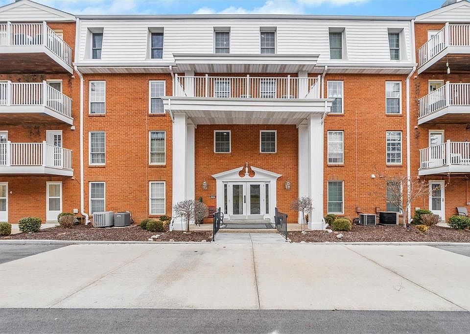 1st image of 14443 Bantry Ln APT 22