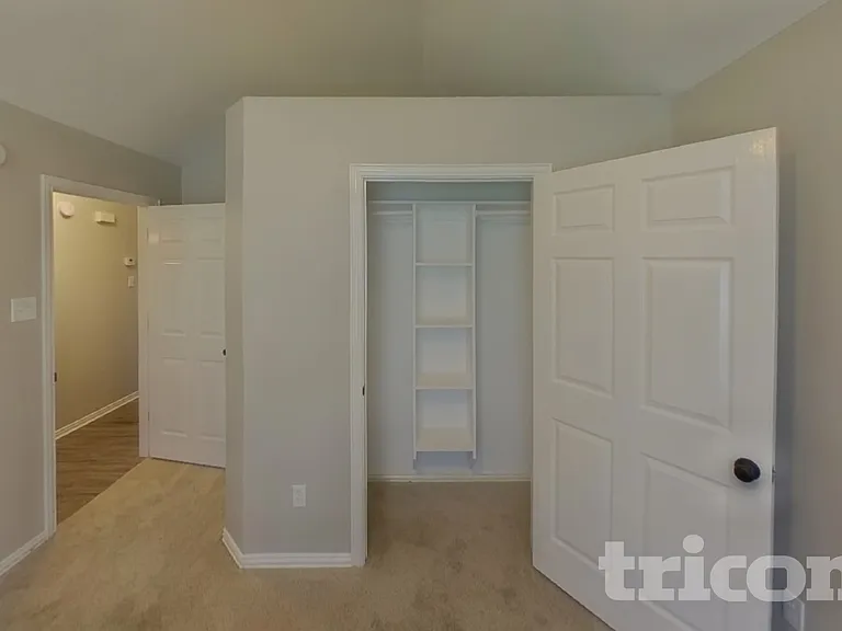 1012 Brookhaven Dr — Photo 11