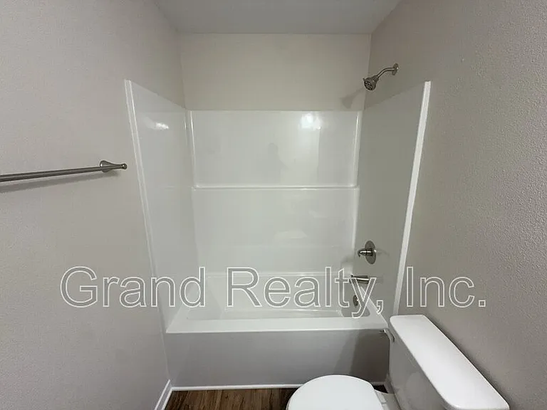 4208 Eleanor St — Photo 19
