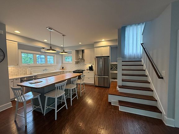 4th image of 307 Valley Rd