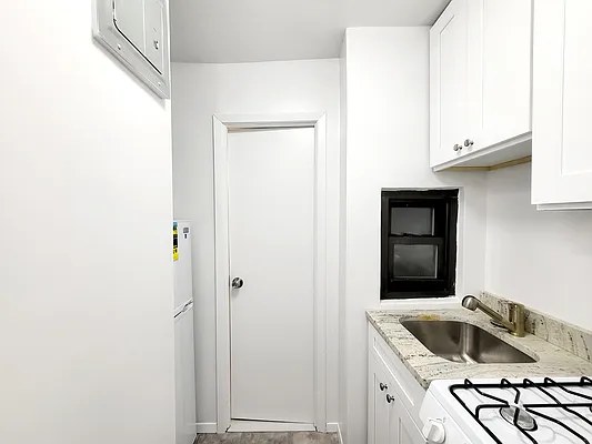 Rented by Douglas Elliman | media 2