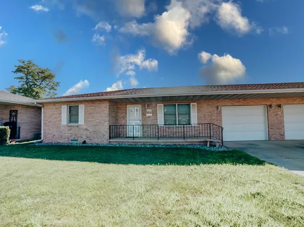 308 E Oak St, Watseka, IL 60970