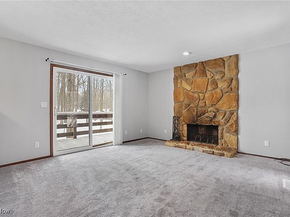 2nd image of 2072 & 2076 White Oak Dr