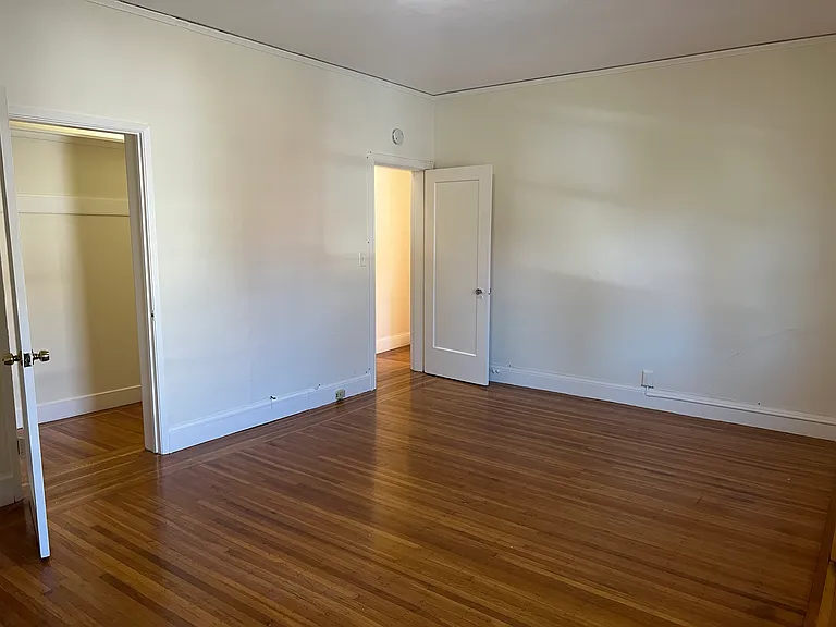 439 49th Street — Photo 16