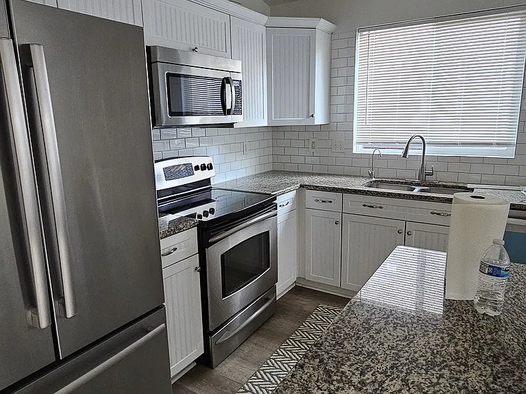 629 W Life Dr — Photo 5