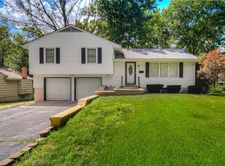 8812 Glenwood Ave, Kansas City, MO 64138