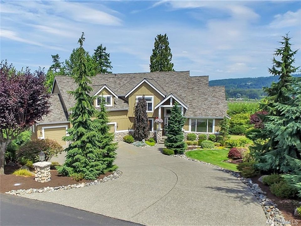 1st image of 803 125th Avenue Ct E