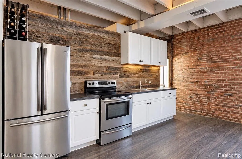 1 bed, 1.0 bath, 1500 sqft, $1,500 — Photo 3