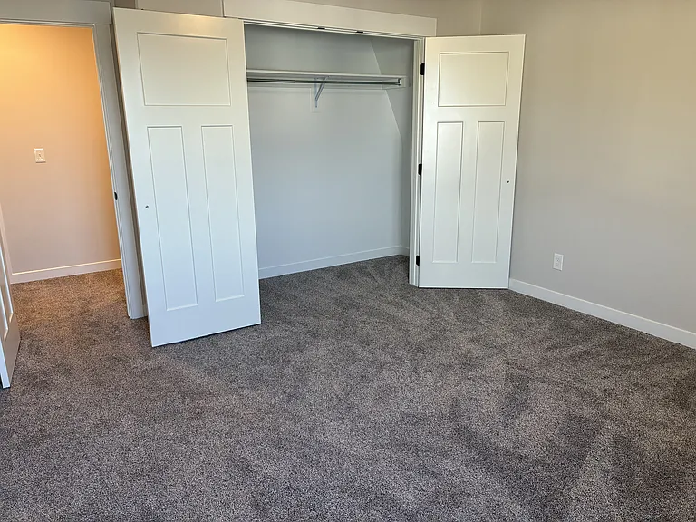1405 Louise Ln — Photo 9