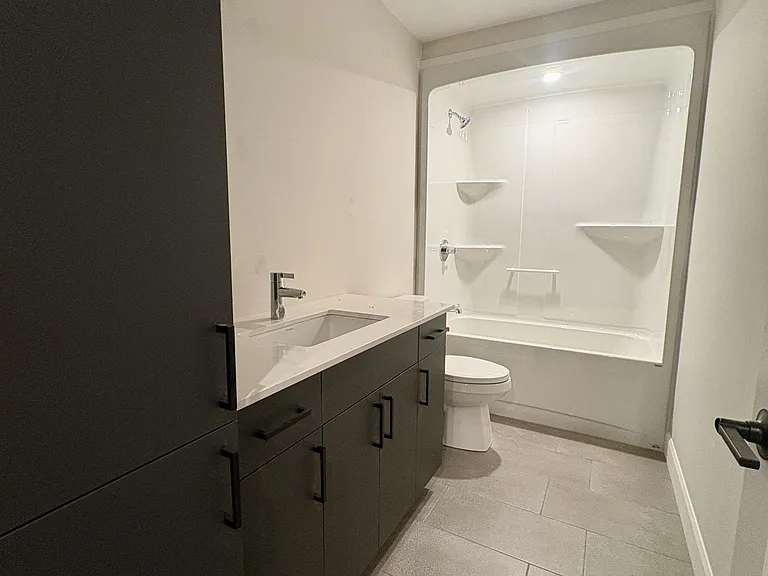 1089 Notre Dame St #3 — Photo 18