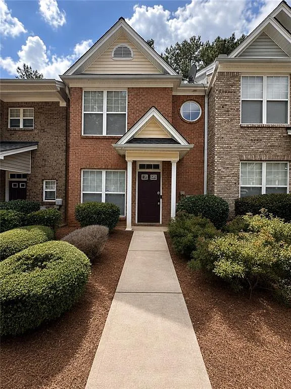 2 bed, 2.5 bath, 1252 sqft, $1,695 — Photo 1