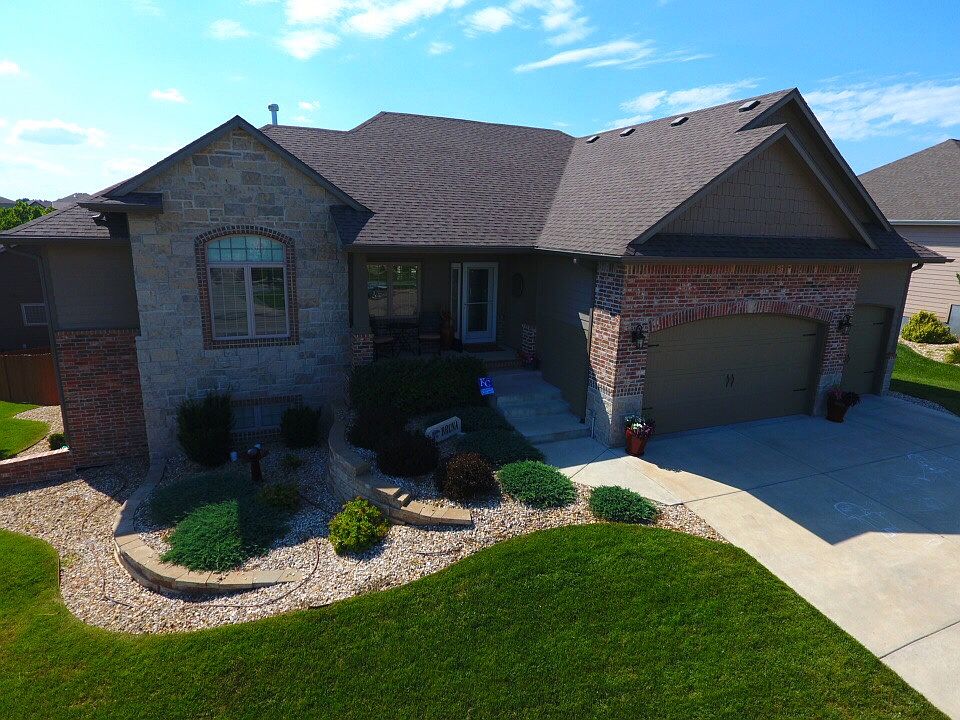 1st image of 1116 E Park Grove Dr