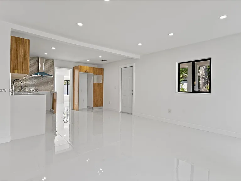 1524 SW 32nd Ct — Photo 12