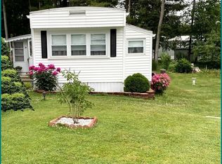 21 Parkwood Dr, Halifax, MA 02338
