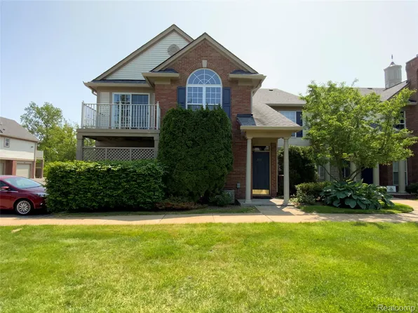 3577 Oakmonte Blvd, Oakland Twp, MI 48306