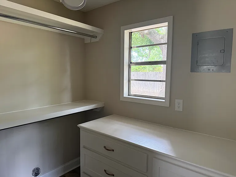 238 Cloverdale Pl — Photo 7